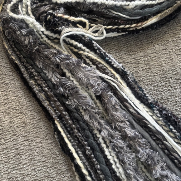 Scarf Multi Colored Grey's and Whites Yarn Scarf - Picture 8 of 9